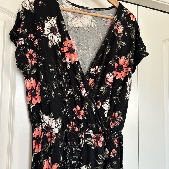 B Young romper - Picture 2 of 4